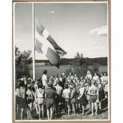 SLM P2018-0273 - Mårdshyttans barnkoloni i Uskavi år 1944