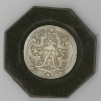 SLM 493 - Relief av elfenben i renässansstil, manshuvud