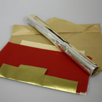 SLM 25947 13 - Papper till julpynt i kuvert, silkespapper och glanspapper i olika färg