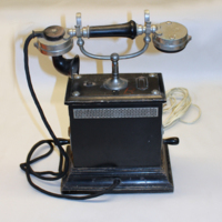 SLM 34453 - Telefon från Fermenta i Strängnäs från 1900-talets förra hälft