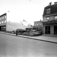 SLM OH0302-1 - Rivningsområde i kvarteret Skutskepparen i Nyköping, 1964