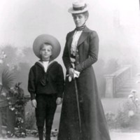 SLM M032375 - Beata Sofia Fleetwood född Leuhusen (1869-1926), med sonen Vilhelm (1891-1902)