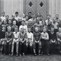 SLM P12-387 - Klasskamrater på Arnö skola, Nyköping, 1950-talets början