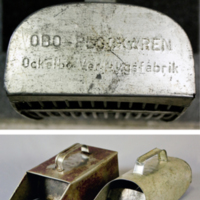 SLM 36588 1-2 - Två bärplockare av metall, från 1900-talets förra hälft