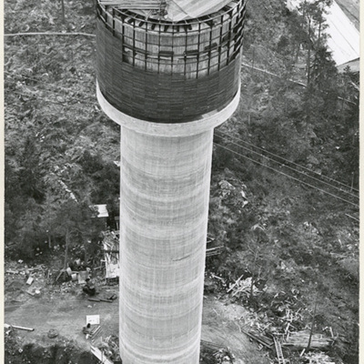 SLM P11-3578 - Uppbyggnad av vattentornet vid Studsviks forskningsanläggning på 1960-talet