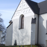 SLM D10-1147 - Fogdö kyrka, exteriör, korets östra gavel från nordost.