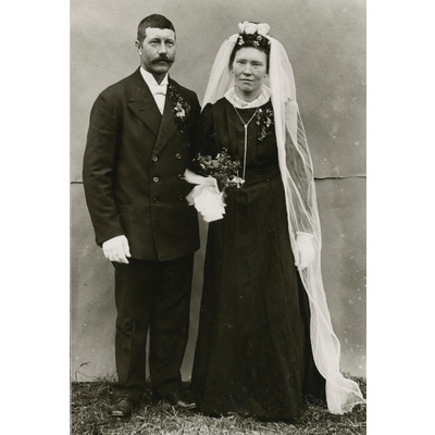 SLM SEM_MS-Dg330 - Martin och Fridas bröllopsfoto år 1916