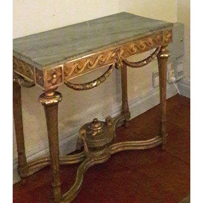 SLM 7004 - Gustavianskt litet bord med förgyllt ställ och målad skiva, marmorimitation