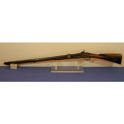 SLM 6070 - Enkelpipigt gevär utan laddstake, flintlåsbössa omgjord till slaglås