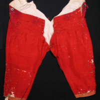 SLM 14121 3 - Knäbyxa av rött siden från 1700-talets mitt