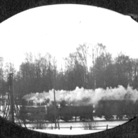 SLM P09-1576 - Ångtåg på järnvägen, sannolikt i Stigtomtatrakten