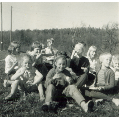 SLM P2017-0742 - Agnetas födelsedagskalas med kompisar, 1957 eller 1958