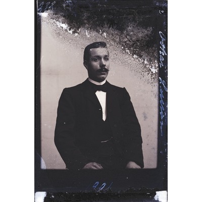 SLM X232-76 - Porträtt på Oskar Larsson, 1901