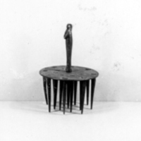 SLM 1921 - Brödnagg, cirkelrund järnskiva med taggar, från Tystberga