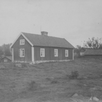 SLM P09-338 - Gamla Sävsundet på Långölandet, där syskonen Aurore och Gustaf Holmberg brukade tillbringa sina somrar