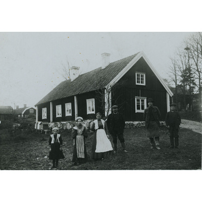 SLM M000650 - Klas och Klara Karlsson vid Bogsta, 1910-talet