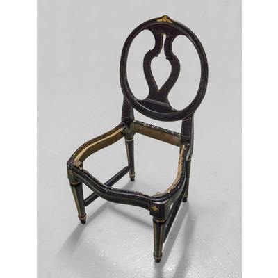 SLM 12625 1 - Gustaviansk stol, under sent 1800-tal ommålad i svart med gulddetaljer