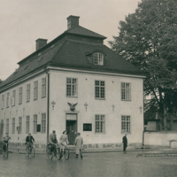 SLM P2014-939 - Westerlingska huset i Nyköping, med apoteket Fenix/Phoenix, år 1947