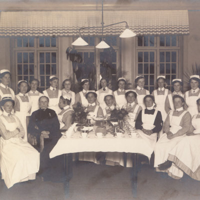 SLM P10-964 - Sjuksköterskor i Nyköping på 1920-talet
