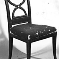 SLM 3475, 3476 - Två stolar med svängt kryss i den svängda ryggen, från Ytterjärna socken