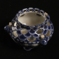 SLM 8015 - Vas av porslin genombruten övre del, blå och vit, Kunglig Dansk