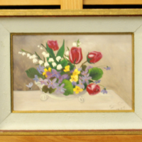 SLM 26440 - Oljemålning, skål med blommor, signerad S.O. 1945