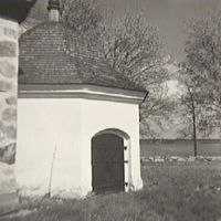 SLM M013140 - Gravkoret vid Nykyrka kyrka år 1944