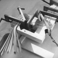 SLM P06-107 - Framställning av en fåtölj i böjträ på NK:s verkstäder i Nyköping, 1960-tal