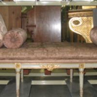 SLM 7148 1 - Gustaviansk soffa med sidokarmar, utan ryggstöd