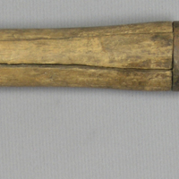 SLM 4371 - Lövkniv med långt trähandtag, från Södra Granhed i Floda socken