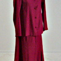 SLM 28876 1-2 - Dräkt, kjol och jacka, av mörkrött ylletyg, 1950-tal