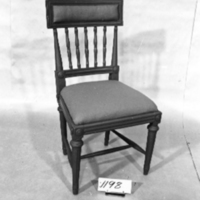 SLM 1198, 1199, 1200, 1201, 1202, 1203, 1204, 1205 - Åtta gustavianska stolar, från Äs gård i Julita socken