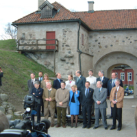 SLM D09-313 - Utrikesministermötet i Nyköping 2001, gruppfoto på Nyköpingshus
