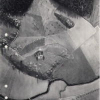 SLM M010849 - Ruinen efter Kila medeltidskyrka, flygfoto F11 omkring 1950