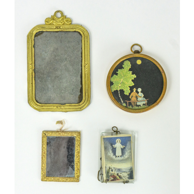 SLM 52975, 52976, 53016 53017 - Tillbehör till dockskåp, speglar och tavlor tidigt 1900-tal