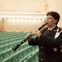 SLM D07-383 - Annalena Karlsson spelar klarinett i Hemvärnets musikkår.