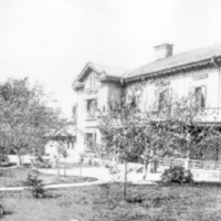 SLM R1031-92-1 - Fritz Herman Johanssons villa på Bagaregatan 17 i Nyköping. Foto 1915