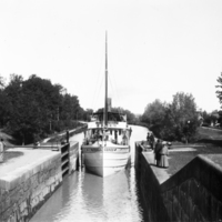 SLM X10-521 - S/S Ceres ångbåt vid sluss på Göta kanal