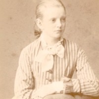 SLM M032194 - Porträtt av ung kvinna
