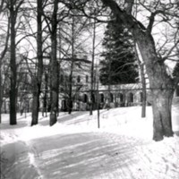 SLM Ö358 - Trädgårdsmuren vintertid vid Ökna säteri i Floda socken