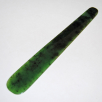 SLM 7303 1-2 - Rysk papperskniv av grön nefrit, en typ av jade från tsarens marmorsliperier 1909