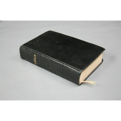 SLM 39556 - Bibel som tillhört Roland Bergkvist