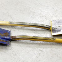 SLM 34622 1-2 - Två spadar med järnblad, från 