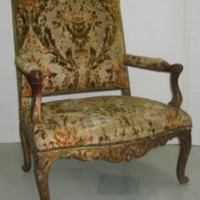 SLM 15313 - Karmstol i régense, stoppad sits och rygg, från 1700-talets andra fjärdedel