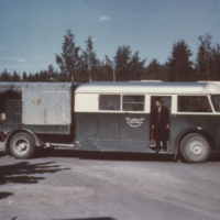 SLM SB13-1253 - Lastning av bussgods