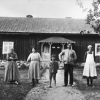 SLM R28-86-1 - Familjen Pettersson på Nyckelby i Västerljung, 1920-tal