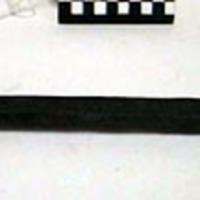 SLM 4398 - Timmerhake av enkel järnten med hakar i varje ända, från Årdala socken