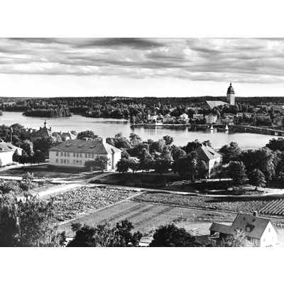 SLM P2020-0013 - Utsikt från Sundby sjukhus vattentorn ca 1958
