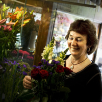 SLM D08-542 - Anita Litzell är blomsterhandlare och driver rörelsen Sörens blommor.