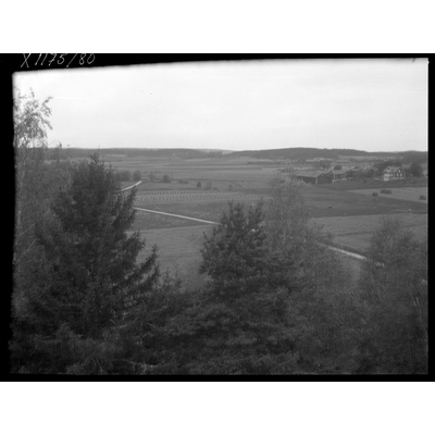 SLM X1175-80 - Utsikt från borgen på Vrestaberget